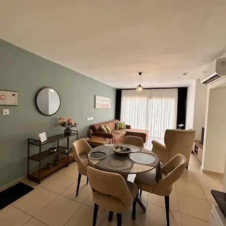 Flat In Kyrenia, Cyprus アパート *